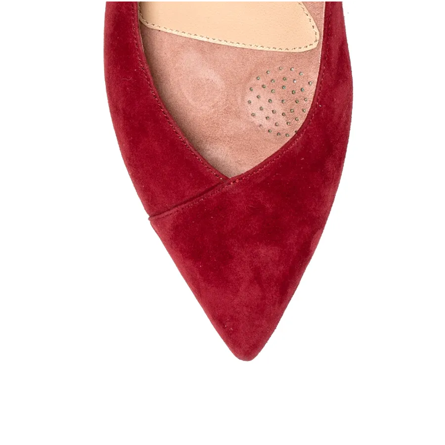 Gutsy Garnet Suede Flat