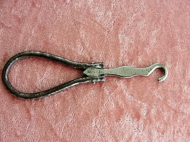 LOVELY Victorian Buttonhook, Small Folding Button Hook, Vanity Boudoir Display, Antique Accessory, Glove Buttonhook,Collectible Buttonhooks