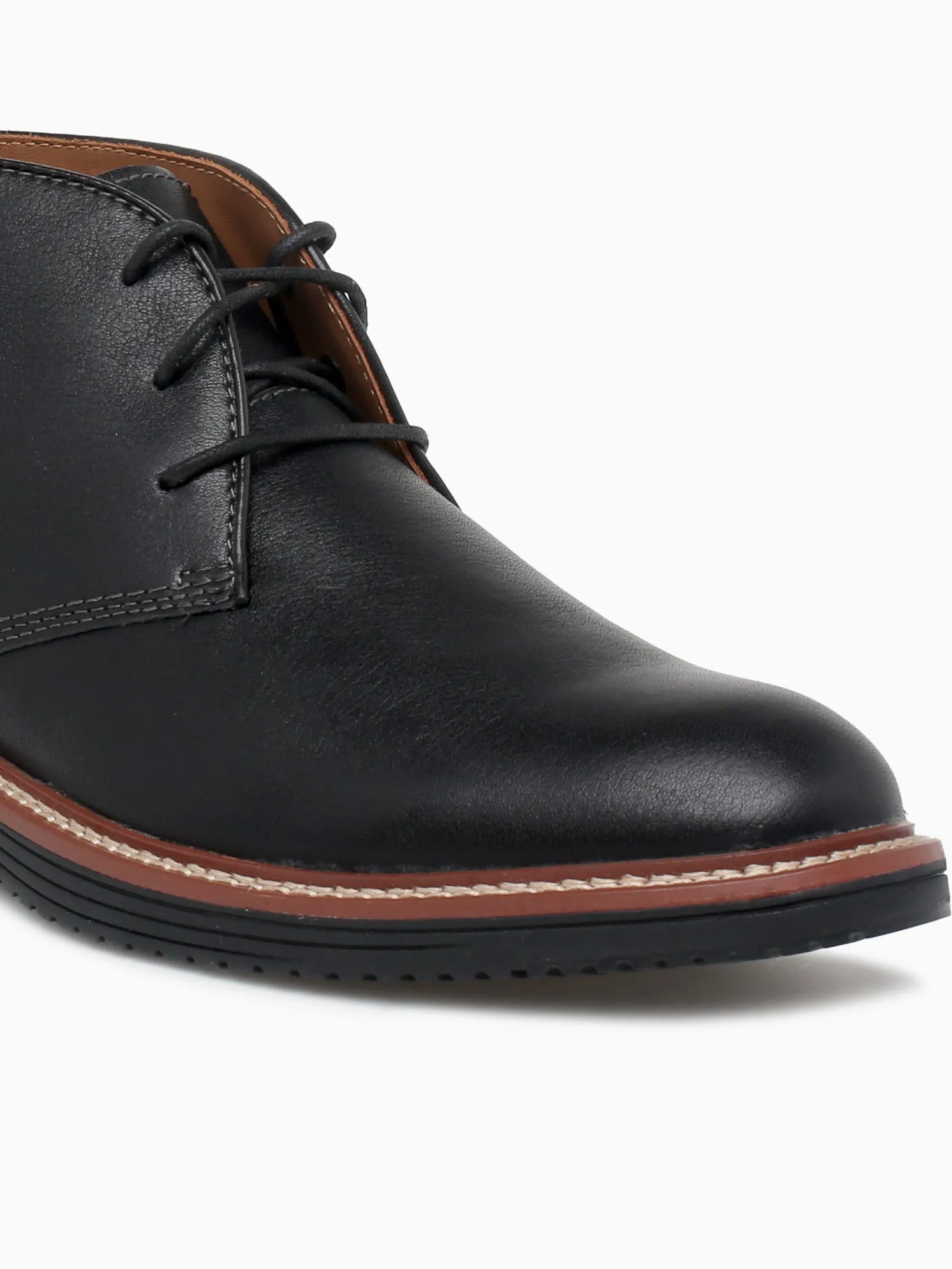 Upton Chukka Black Leather